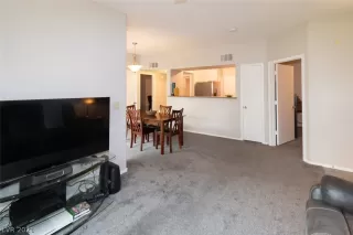 Photo #4: 2320510 Listing 