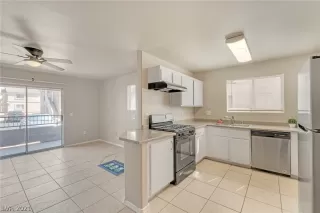 Photo #3: 2320535 Listing