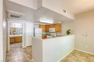 Photo #4: 2320540 Listing