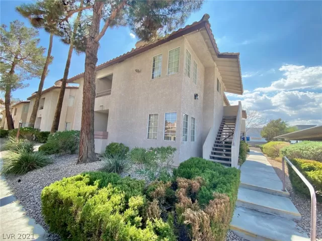 MLS: 2320581 Condo For Sale