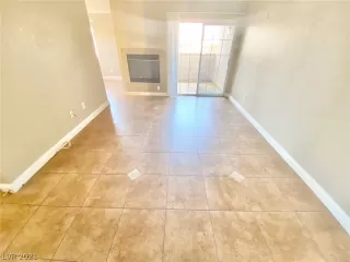 Photo #2: 2320581 Listing 