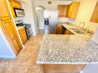 Photo #4: 2320581 Listing 