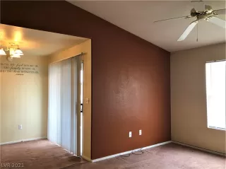 Photo #5: 2320603 Listing