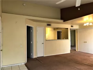 Photo #6: 2320603 Listing