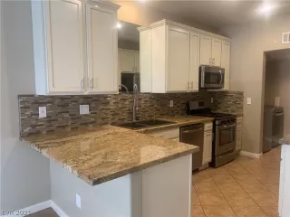 Photo #6: 2320613 Listing 