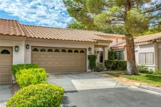 Photo #1: 2320618 Listing