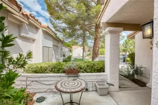 Photo #4: 2320618 Listing