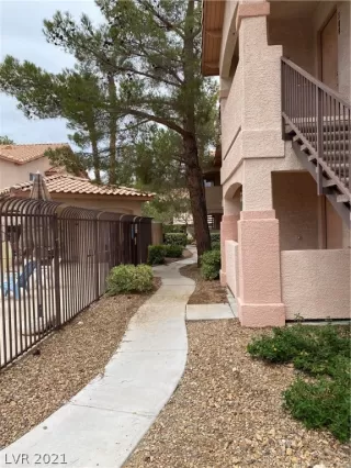 Photo #1: 2320650 Listing