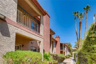 Photo #1: 2320666 Listing 