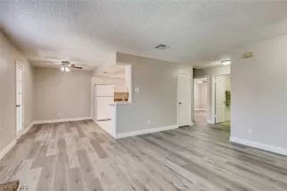 Photo #5: 2320666 Listing 