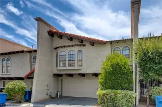 Photo #2: 2320701 Listing