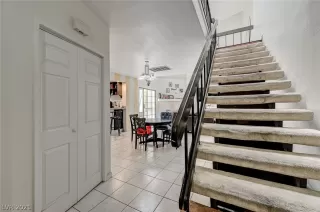 Photo #4: 2320701 Listing