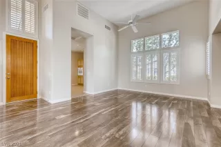 Photo #2: 2320708 Listing 