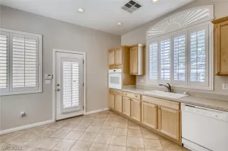Photo #6: 2320708 Listing 