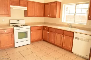 Photo #4: 2320720 Listing 