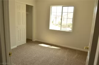 Photo #5: 2320720 Listing 