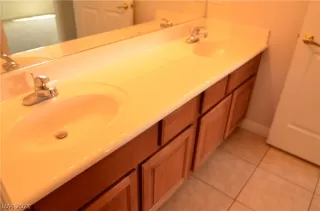 Photo #6: 2320720 Listing 