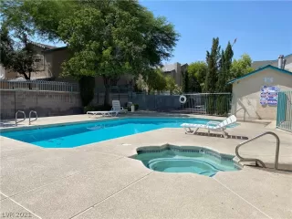 Photo #2: 2320738 Listing 