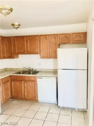 Photo #1: 2320741 Listing 