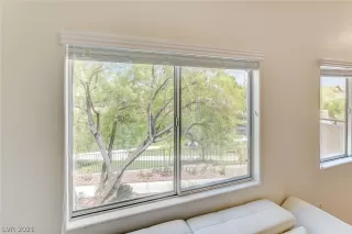 Photo #6: 2320828 Listing 