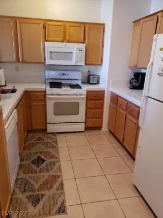 Photo #3: 2320838 Listing