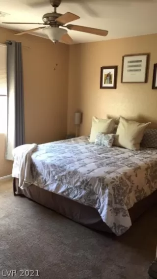 Photo #5: 2320838 Listing