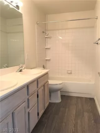 Photo #4: 2320842 Listing 