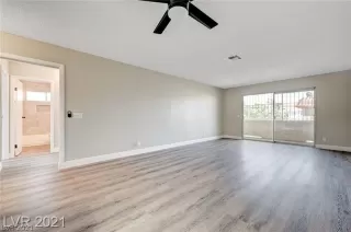 Photo #1: 2320857 Listing 