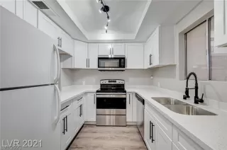 Photo #3: 2320857 Listing 