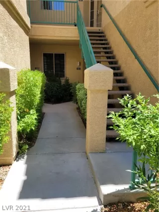 Photo #1: 2320862 Listing