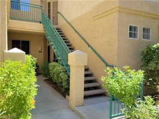 Photo #2: 2320862 Listing