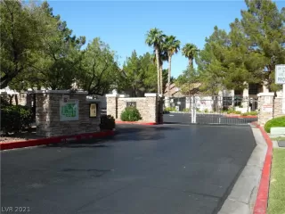 Photo #1: 2320890 Listing