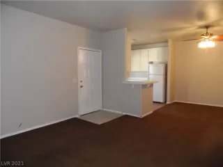 Photo #4: 2320890 Listing