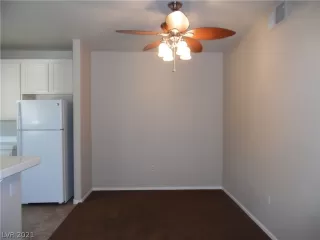 Photo #5: 2320890 Listing