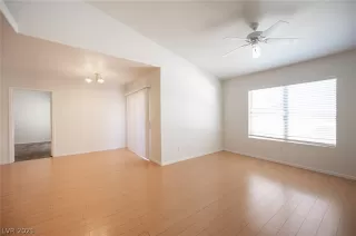 Photo #1: 2320913 Listing 