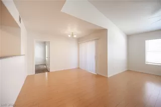 Photo #3: 2320913 Listing 