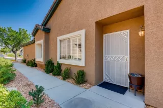 Photo #2: 2320916 Listing