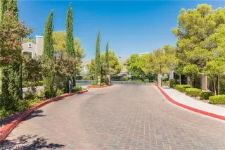Photo #1: 2320923 Listing