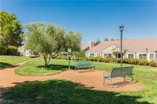 Photo #2: 2320923 Listing