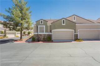 Photo #3: 2320923 Listing