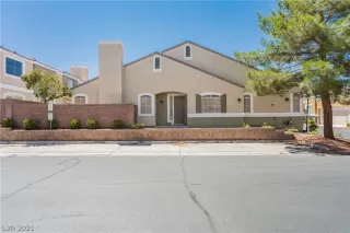 Photo #6: 2320923 Listing