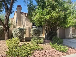 Photo #1: 2320941 Listing