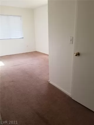 Photo #4: 2320947 Listing