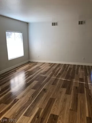 Photo #2: 2320962 Listing