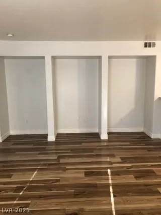 Photo #3: 2320962 Listing