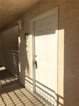 Photo #1: 2320984 Listing 