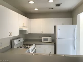 Photo #4: 2320984 Listing 