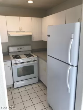 Photo #6: 2320984 Listing 