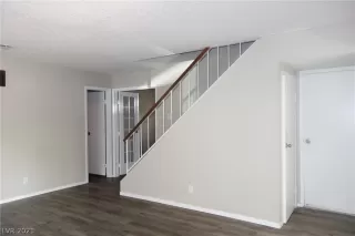 Photo #2: 2320996 Listing 