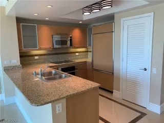 Photo #2: 2321019 Listing